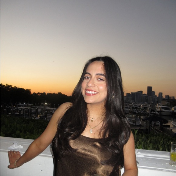 Meet your Posher, Carolina - Picture 1 of 1